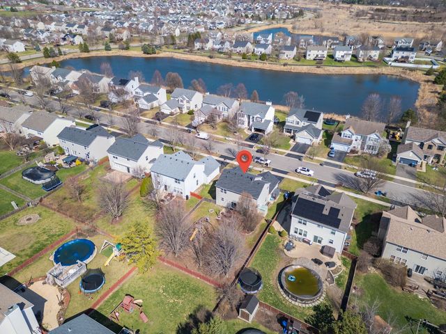 2547 Prairie Crossing Drive, Montgomery, IL 60538