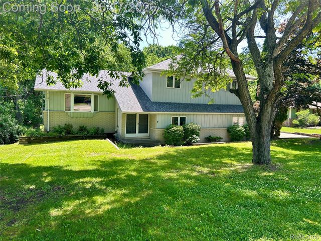 1457 W Avon Road, Rochester Hills, MI 48309