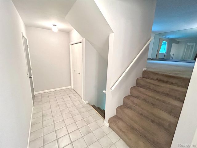1457 W Avon Road, Rochester Hills, MI 48309