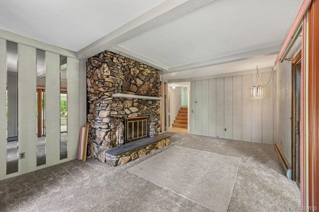 1457 W Avon Road, Rochester Hills, MI 48309