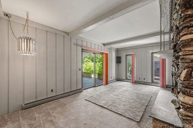 1457 W Avon Road, Rochester Hills, MI 48309