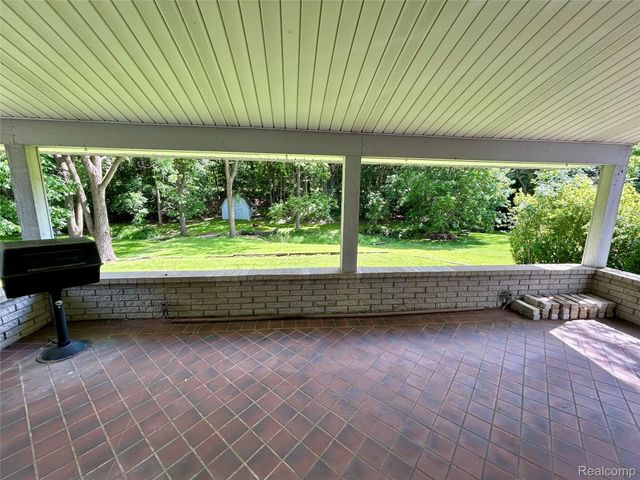 1457 W Avon Road, Rochester Hills, MI 48309