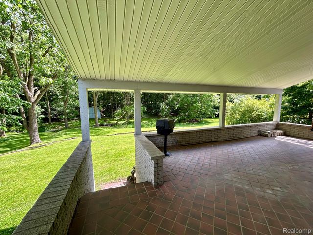 1457 W Avon Road, Rochester Hills, MI 48309