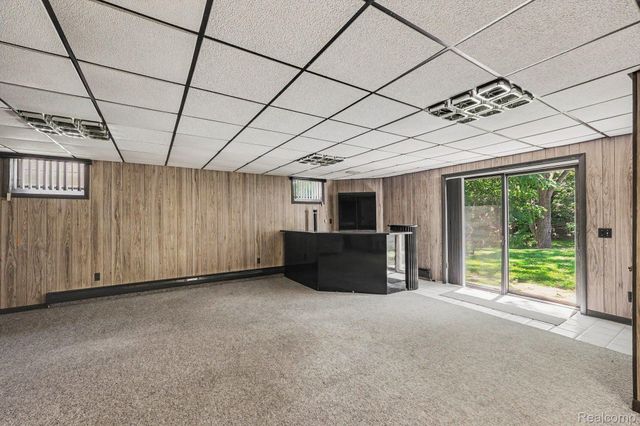 1457 W Avon Road, Rochester Hills, MI 48309