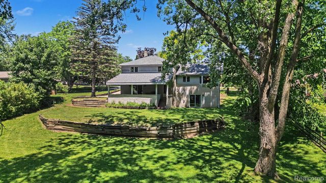 1457 W Avon Road, Rochester Hills, MI 48309