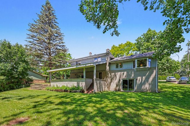 1457 W Avon Road, Rochester Hills, MI 48309