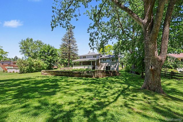 1457 W Avon Road, Rochester Hills, MI 48309