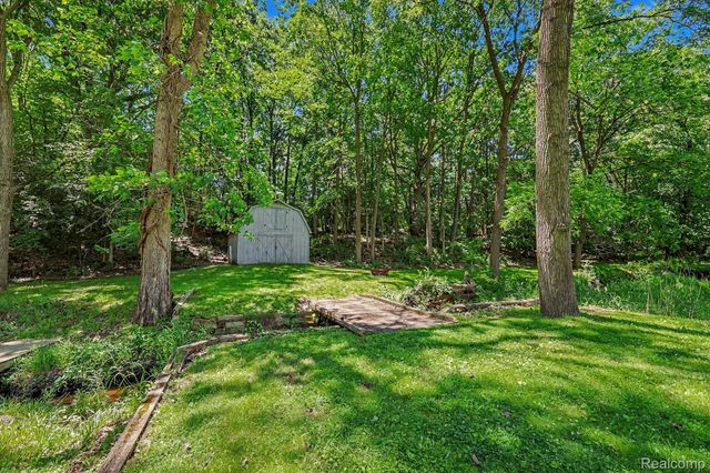 1457 W Avon Road, Rochester Hills, MI 48309
