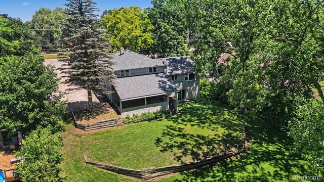1457 W Avon Road, Rochester Hills, MI 48309