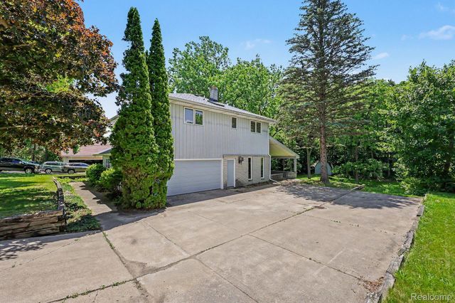 1457 W Avon Road, Rochester Hills, MI 48309
