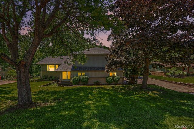 1457 W Avon Road, Rochester Hills, MI 48309