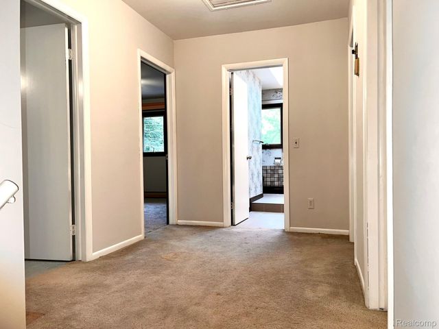 1457 W Avon Road, Rochester Hills, MI 48309