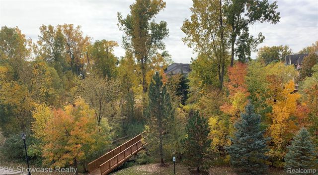 444 Boardwalk Drive 88, Walled Lake, MI 48390