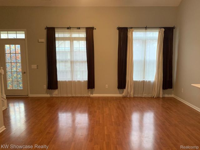 444 Boardwalk Drive 88, Walled Lake, MI 48390