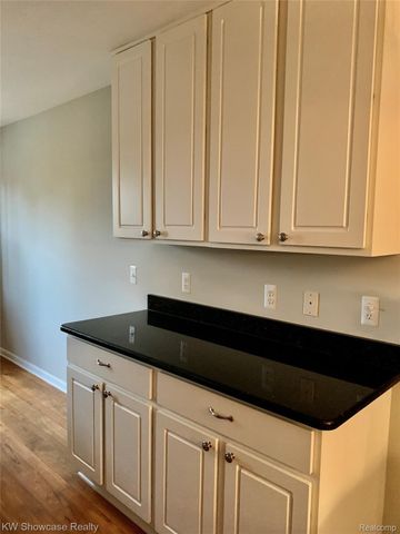 444 Boardwalk Drive 88, Walled Lake, MI 48390