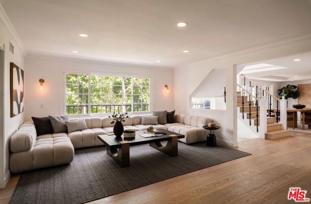 9315 Beverly Crest Drive, Los Angeles, CA 90210