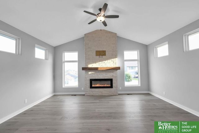 18325 Summit Drive, Omaha, NE 68136