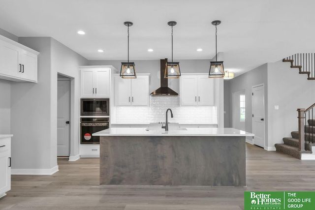 18325 Summit Drive, Omaha, NE 68136