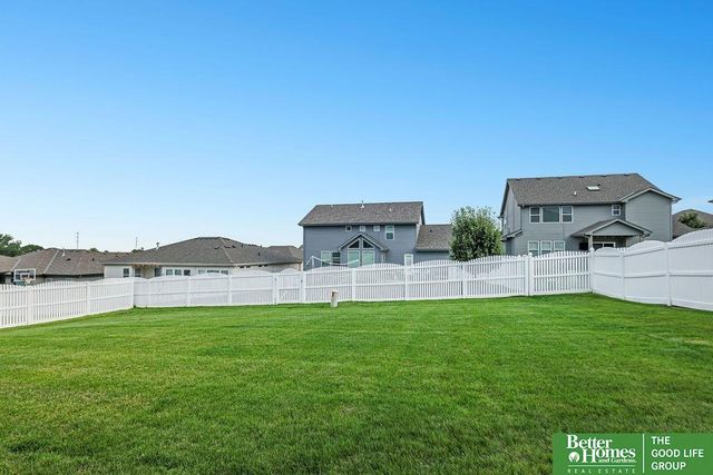 18325 Summit Drive, Omaha, NE 68136