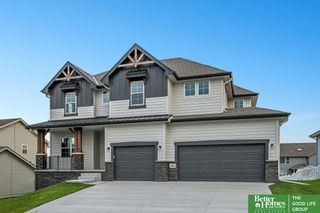 18325 Summit Drive, Omaha, NE 68136