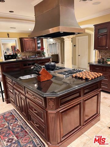 11570 W Sunset Boulevard, Los Angeles, CA 90049
