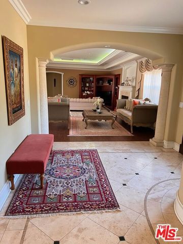 11570 W Sunset Boulevard, Los Angeles, CA 90049