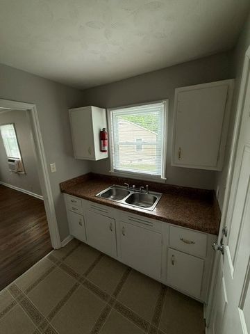 204 Sunset Ct, Clarksville, TN 37042