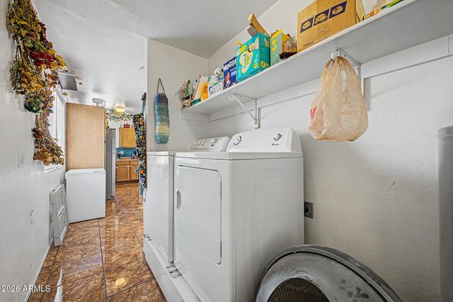 945 W COCOPAH Street, Phoenix, AZ 85007