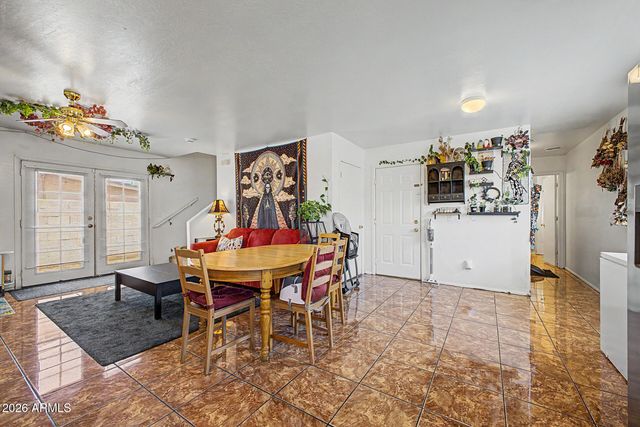 945 W COCOPAH Street, Phoenix, AZ 85007