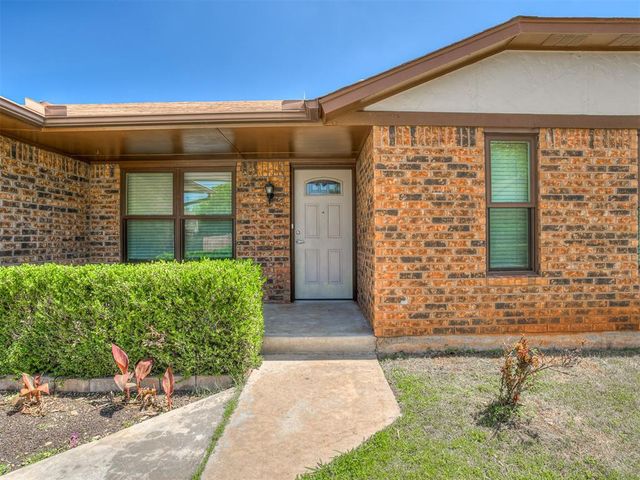 116 S English Drive, Moore, OK 73160