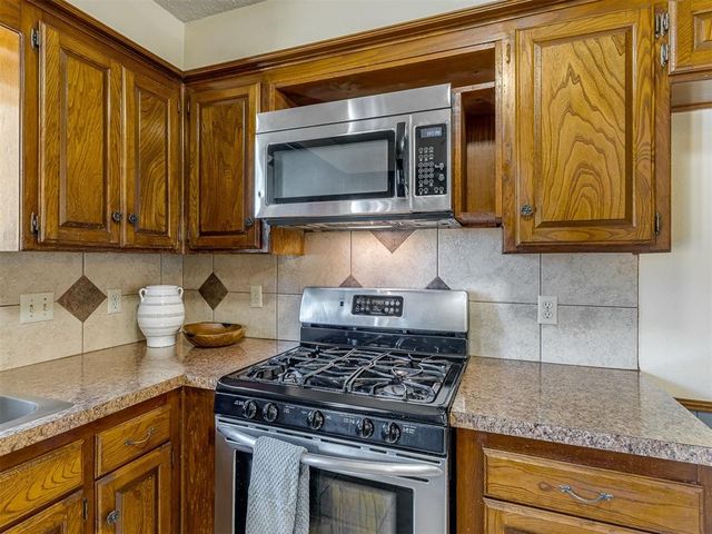 116 S English Drive, Moore, OK 73160