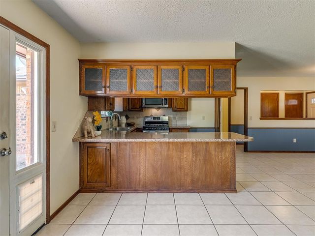 116 S English Drive, Moore, OK 73160