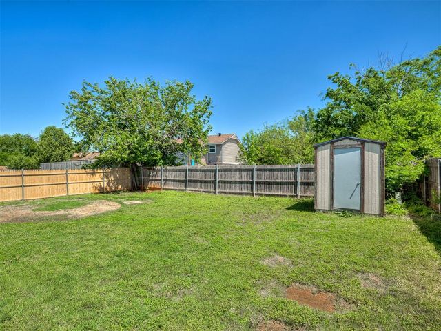 116 S English Drive, Moore, OK 73160