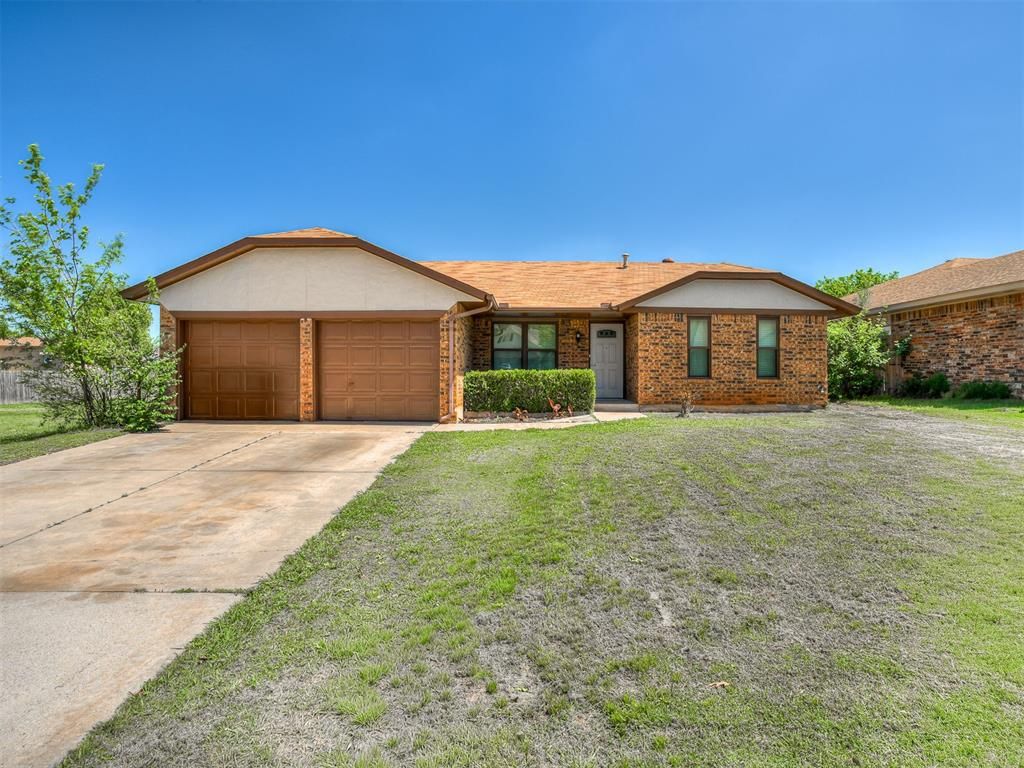 116 S English Drive, Moore, OK 73160