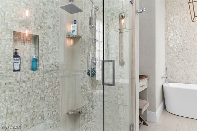 7911 Portofino CT, Naples, FL 34114