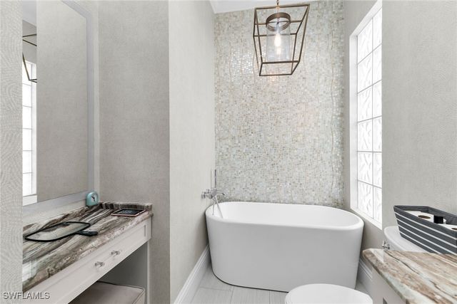 7911 Portofino CT, Naples, FL 34114