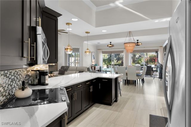 7911 Portofino CT, Naples, FL 34114