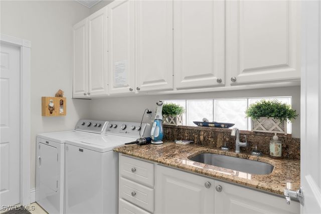 7911 Portofino CT, Naples, FL 34114