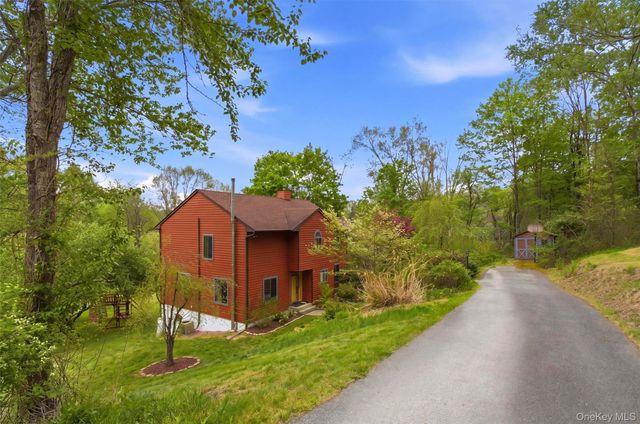 85 Ward Road, Salt Point, NY 12578