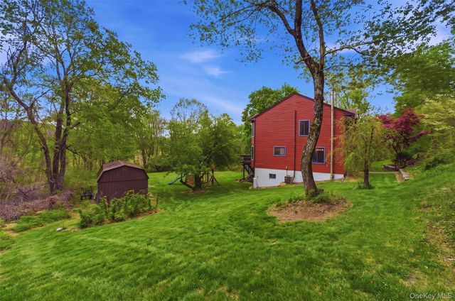 85 Ward Road, Salt Point, NY 12578