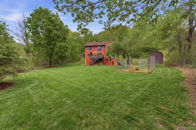 85 Ward Road, Salt Point, NY 12578