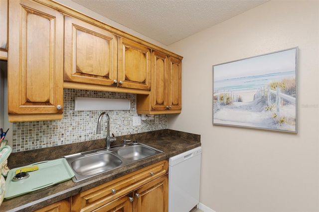 1600 BIG TREE ROAD U7, South Daytona, FL 32119