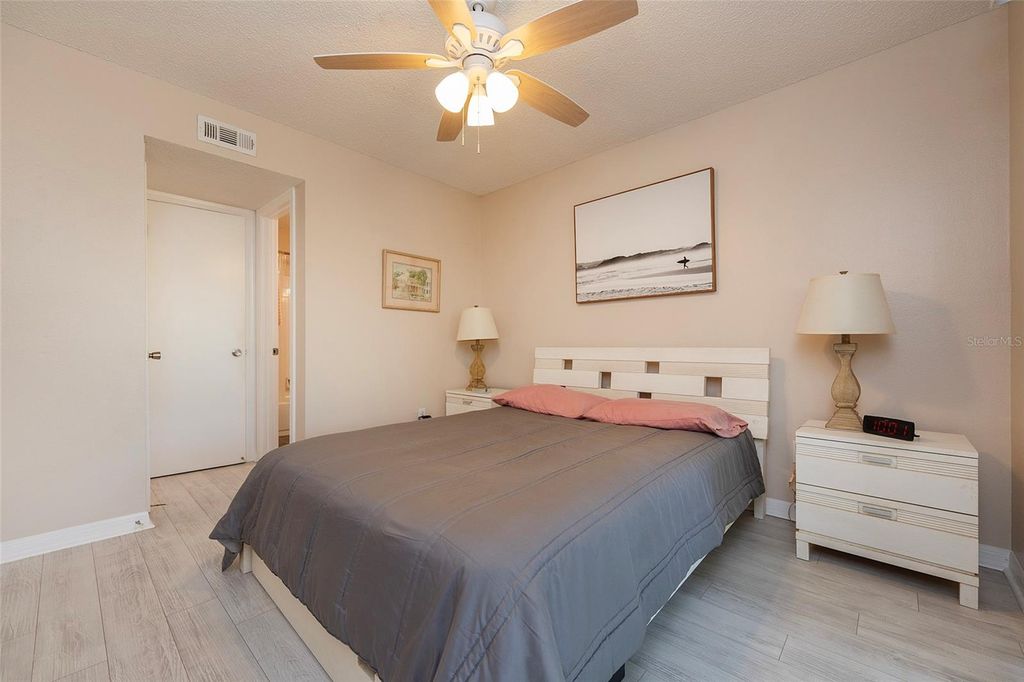 Image 14 of property listing at 1600 BIG TREE ROAD U7, South Daytona, FL 32119