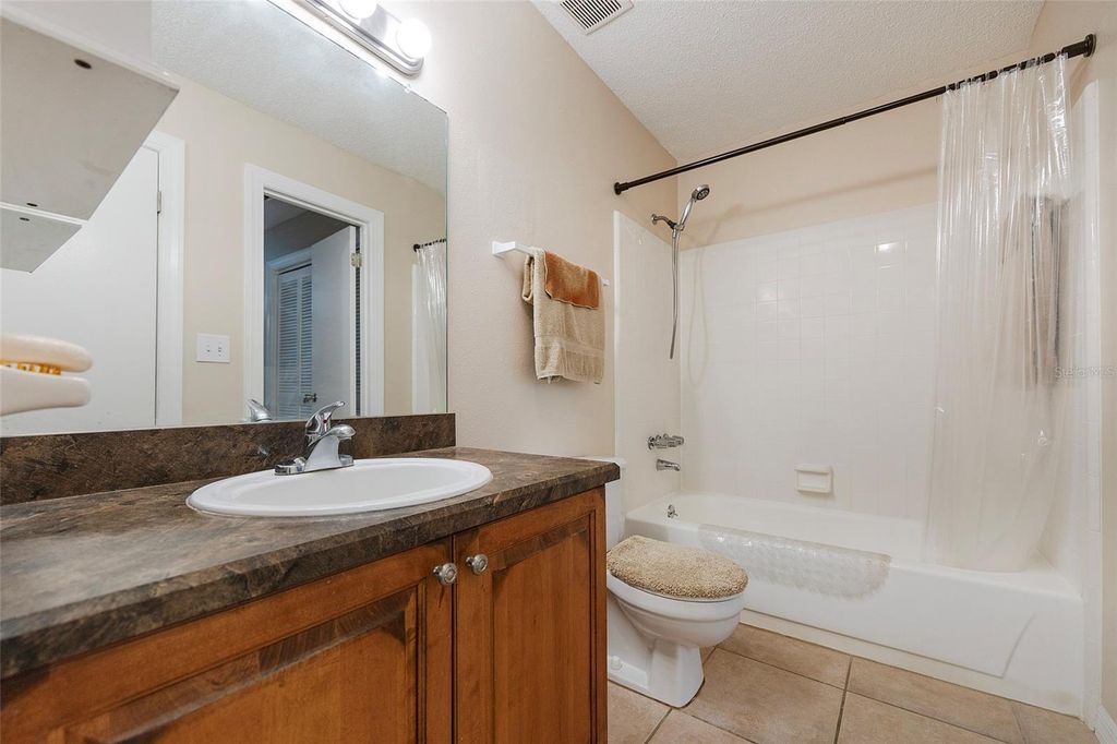 Image 18 of property listing at 1600 BIG TREE ROAD U7, South Daytona, FL 32119