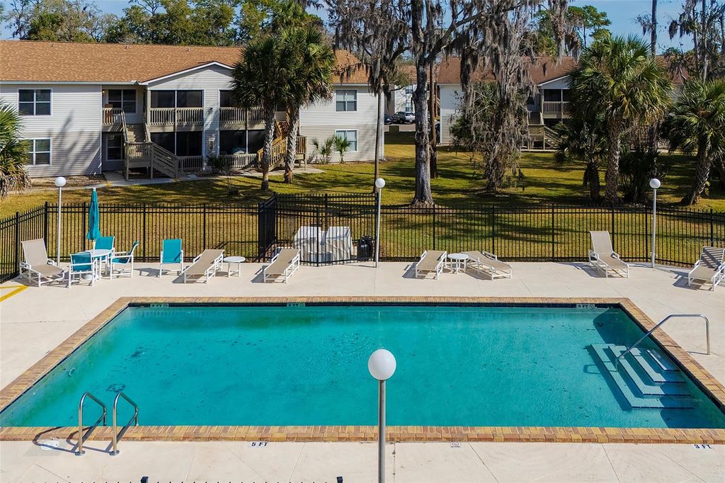 Image 27 of property listing at 1600 BIG TREE ROAD U7, South Daytona, FL 32119