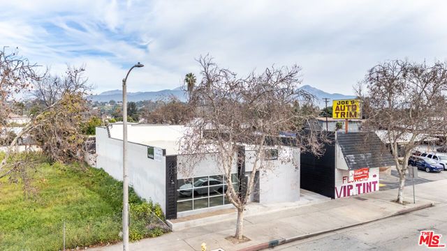 1241 W Holt Avenue, Pomona, CA 91768