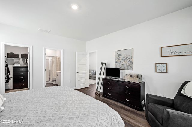 60 Backwater Street, Port Royal, SC 29906