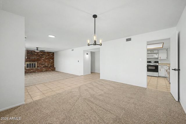 4827 E PAIUTE Street, Phoenix, AZ 85044