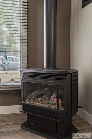 183 N Oak Street, Blackfoot, ID 83221