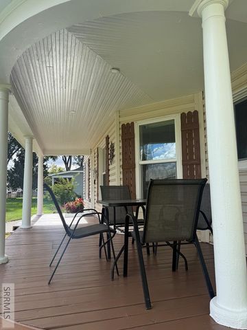 183 N Oak Street, Blackfoot, ID 83221